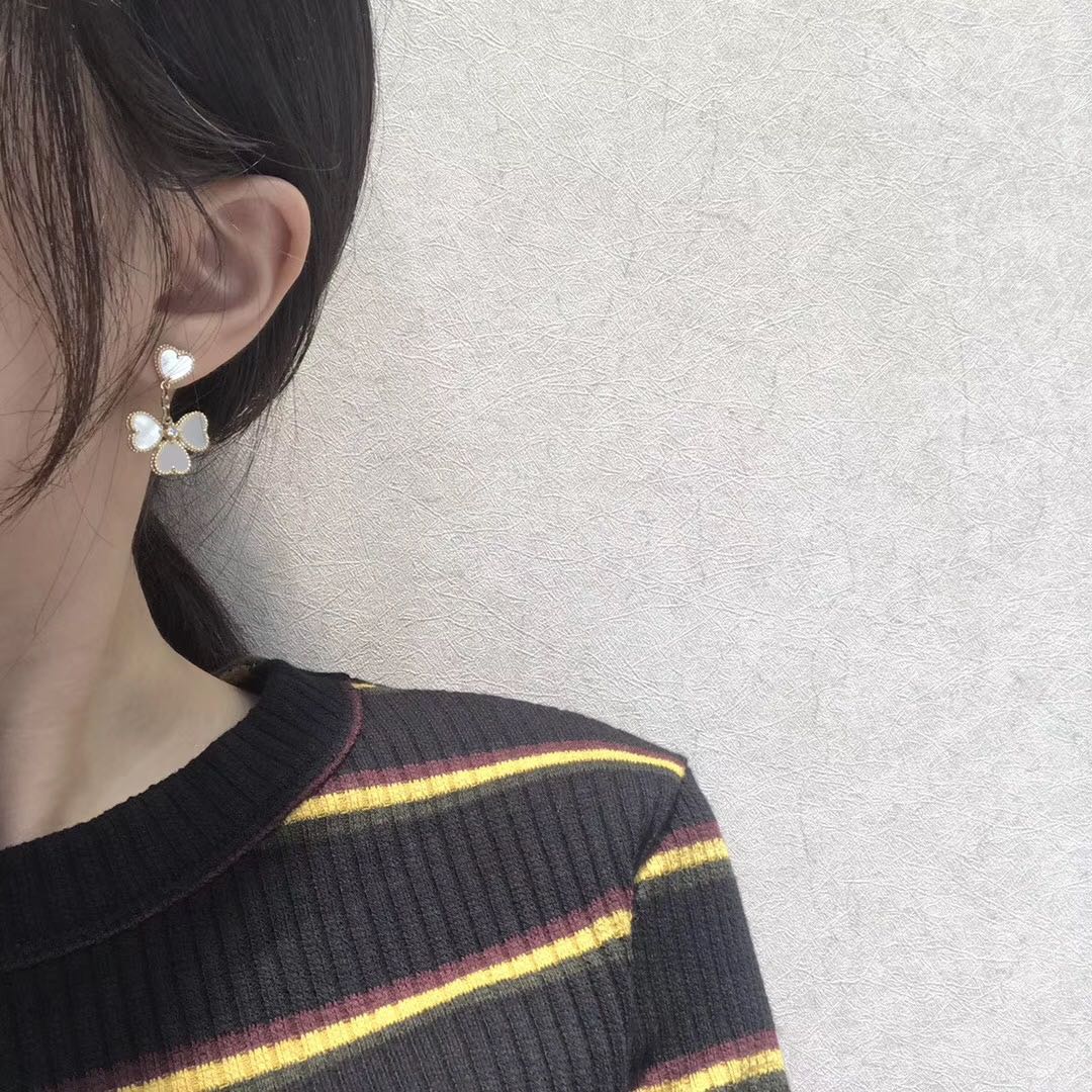 ¡®Aura Jewels¡¯CLOVER SWEET WHITE MOP EARRINGS