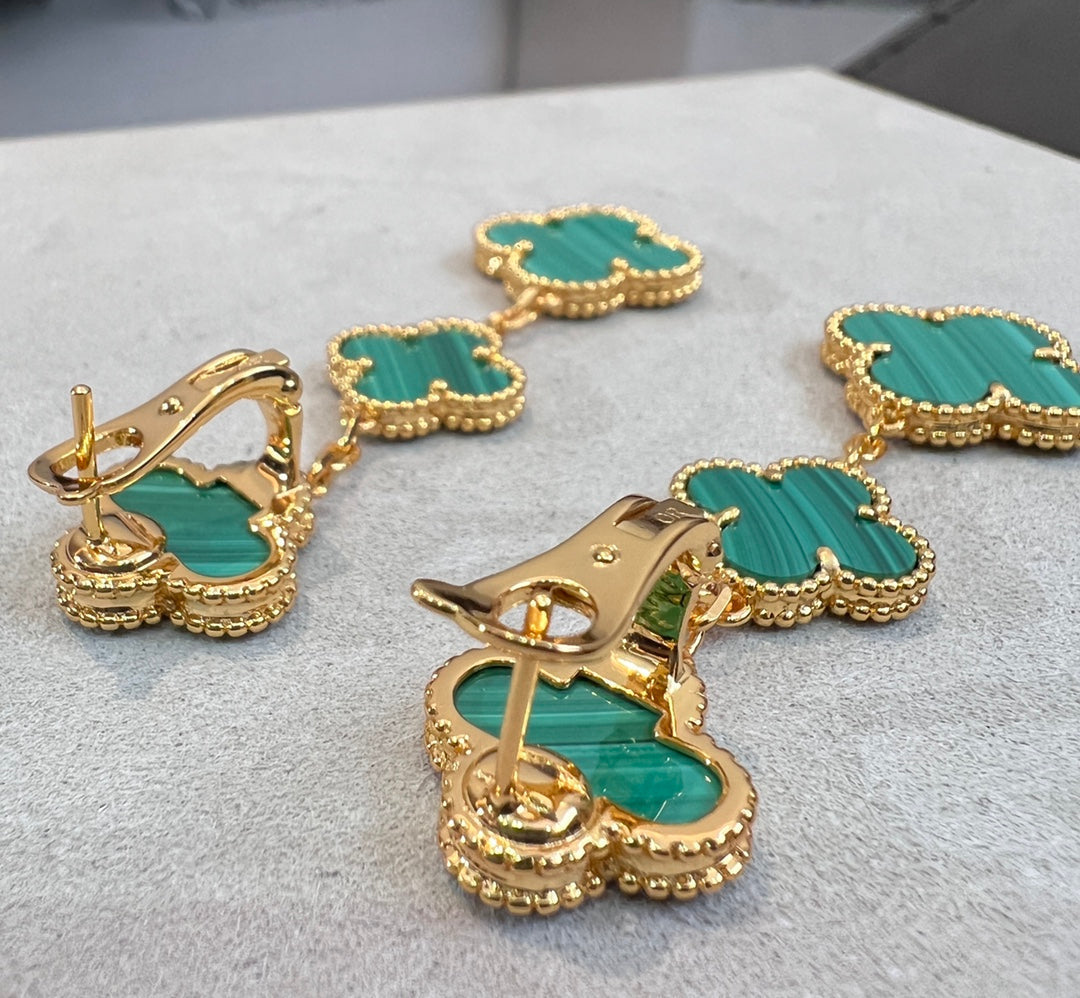 ¡®Aura Jewels¡¯CLOVER MALACHITE 3 MOTIFS GOLD