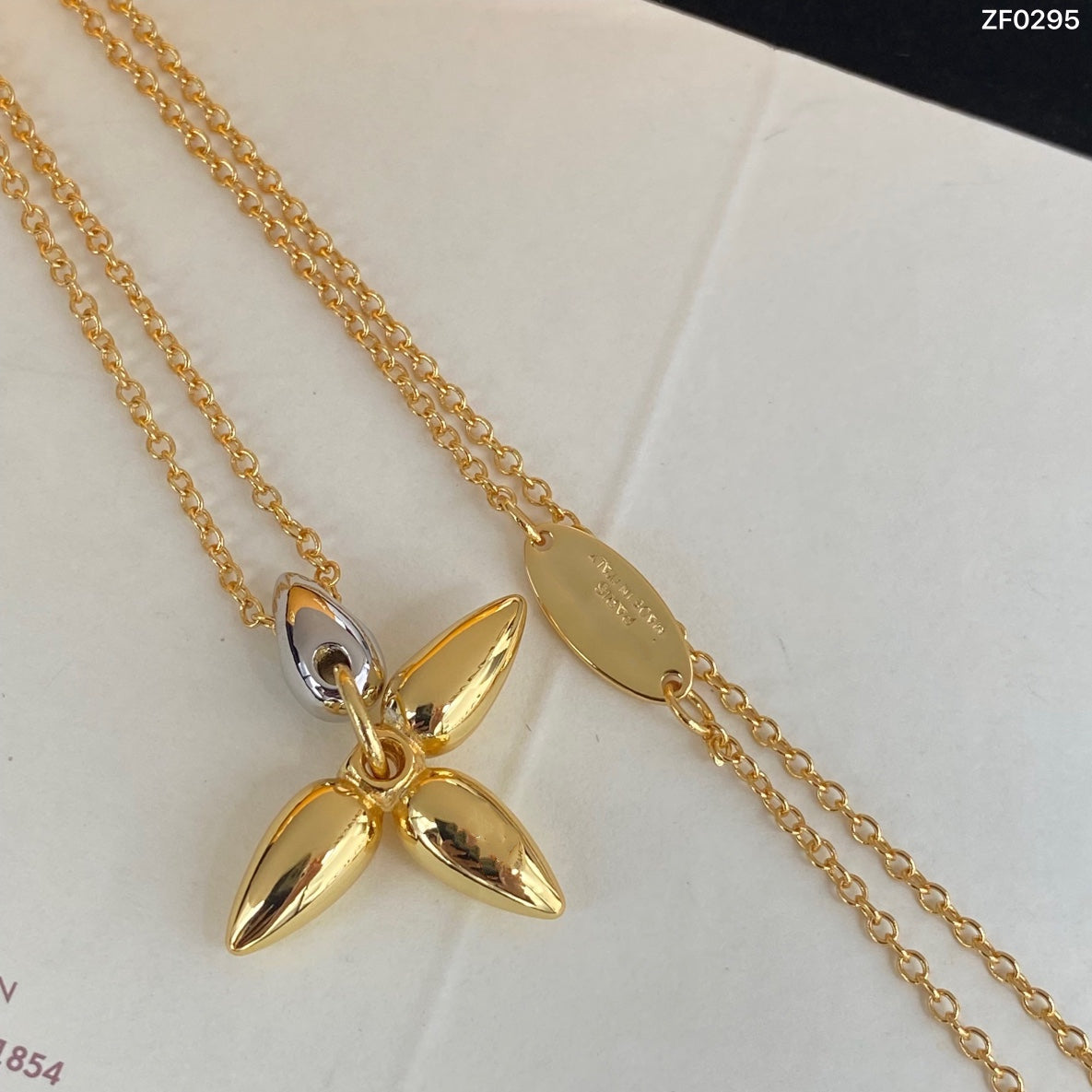 ¡®Aura Jewels¡¯LOUISETTE PEDANT GOLD NECKLACE