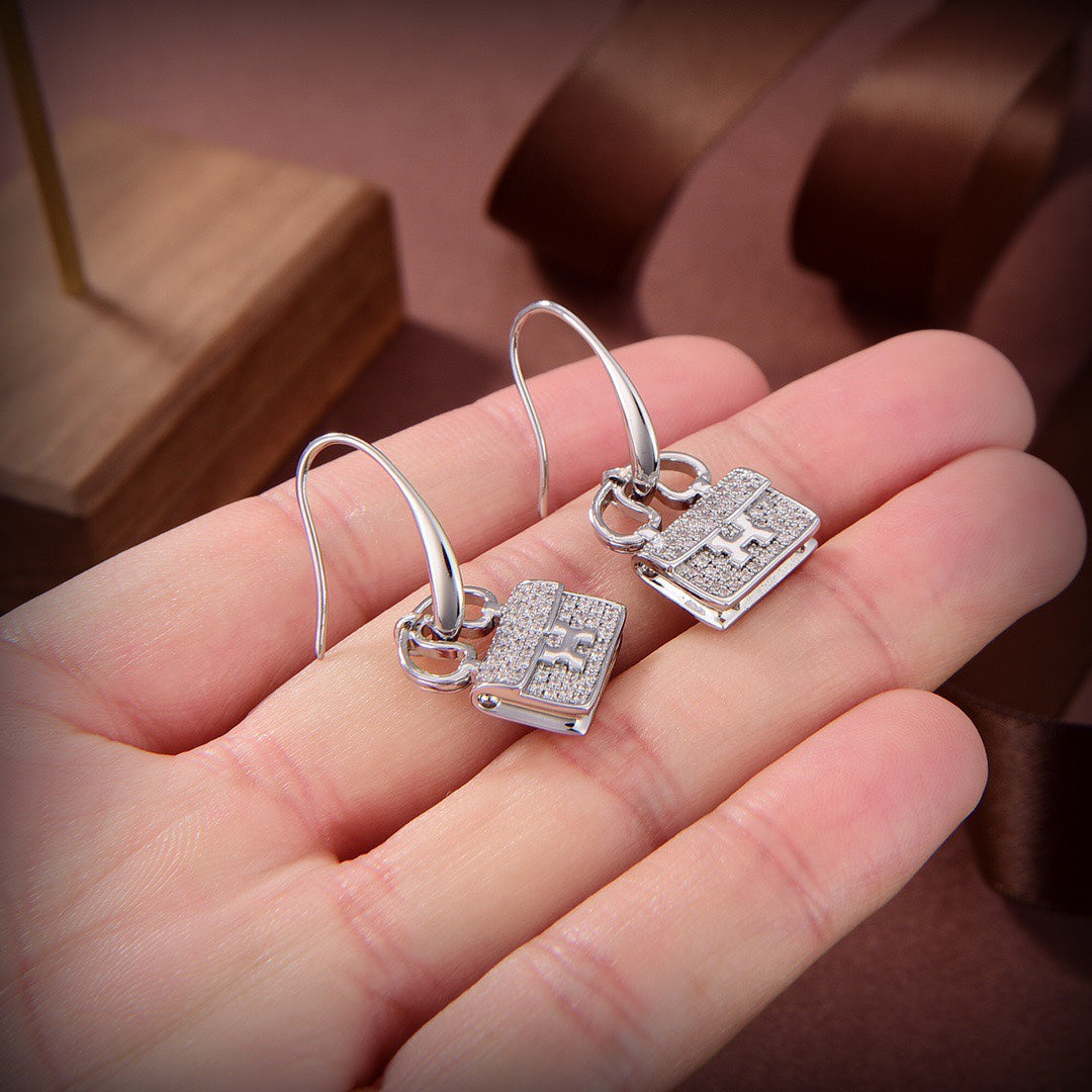 ¡®Aura Jewels¡¯KELLY DIAMOND EARRINGS