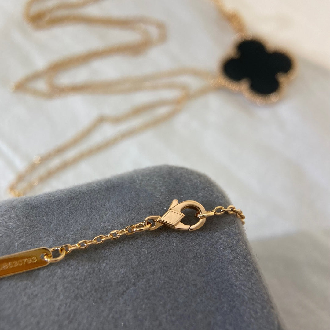 ¡®Aura Jewels¡¯CLOVER 25MM NECKLACE GOLD ONYX