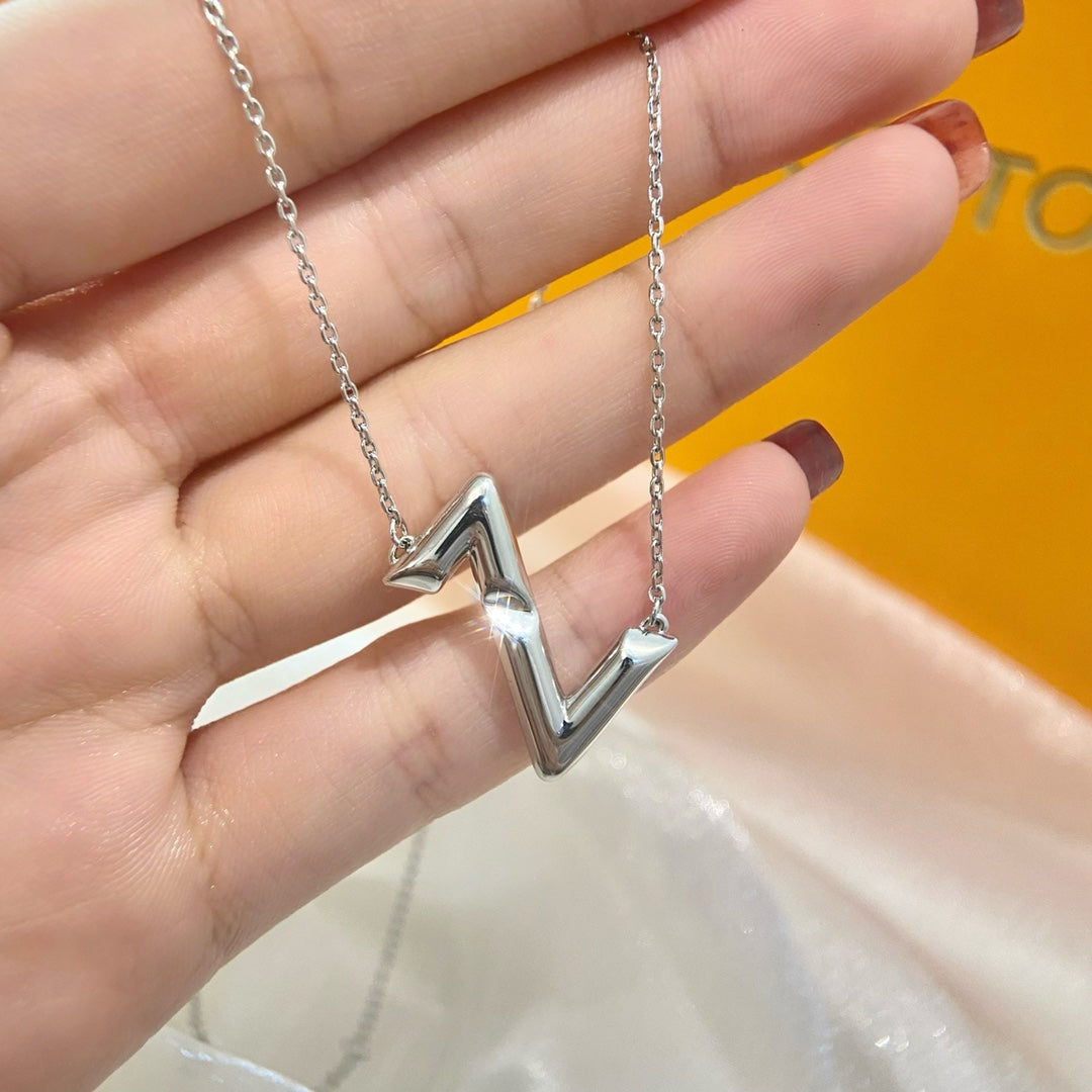 ¡®Aura Jewels¡¯VOLTE UPSIDE DOWN NECKLACE