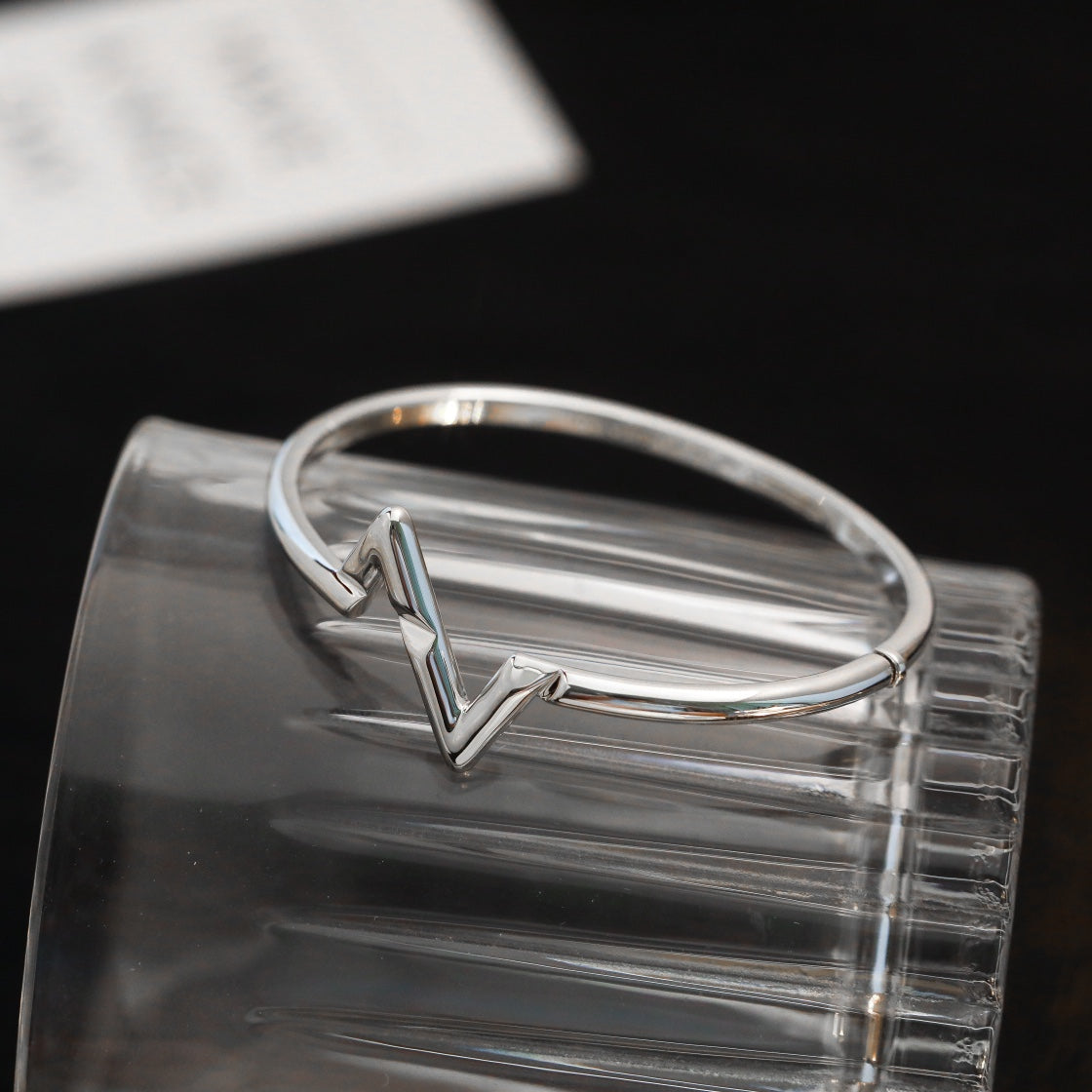 ¡®Aura Jewels¡¯VOLTE UPSITE DOWN BRACELET