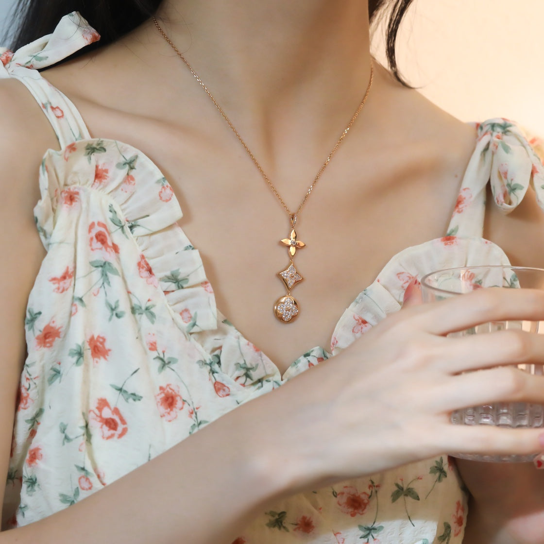 ¡®Aura Jewels¡¯STAR AND SUN DIAMOND PINK GOLD NECKLACE