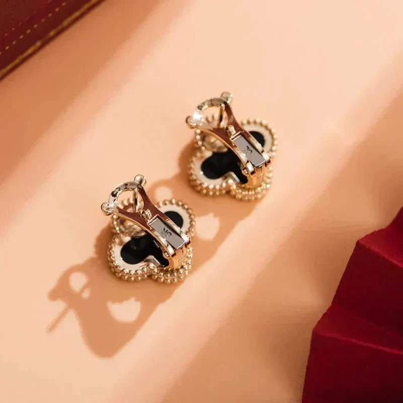 ¡®Aura Jewels¡¯CLOVER MEDIUM 1 MOTIFS ONYX STUD EARRINGS