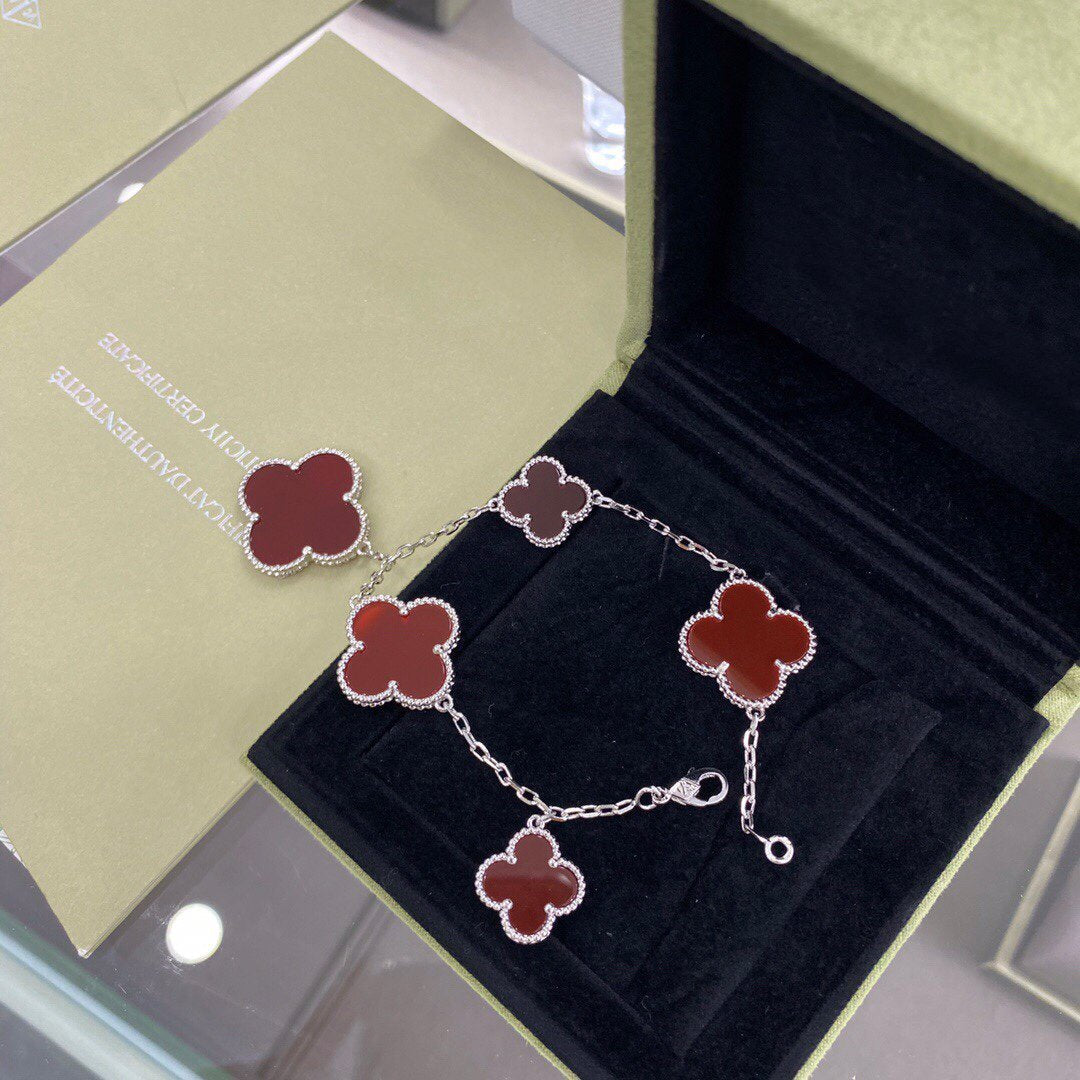 ¡®Aura Jewels¡¯CLOVER 5 MOTIFS SIVLER CARNELIAN BRACELET