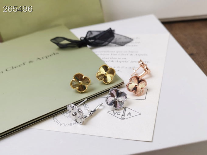 ¡®Aura Jewels¡¯CLOVER MEDIUM STUD EARRINGS