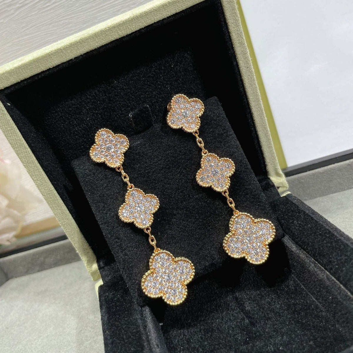 ¡®Aura Jewels¡¯CLOVER 3 MOTIFS DIAMOND PAVED ROSE GOLD EARRINGS