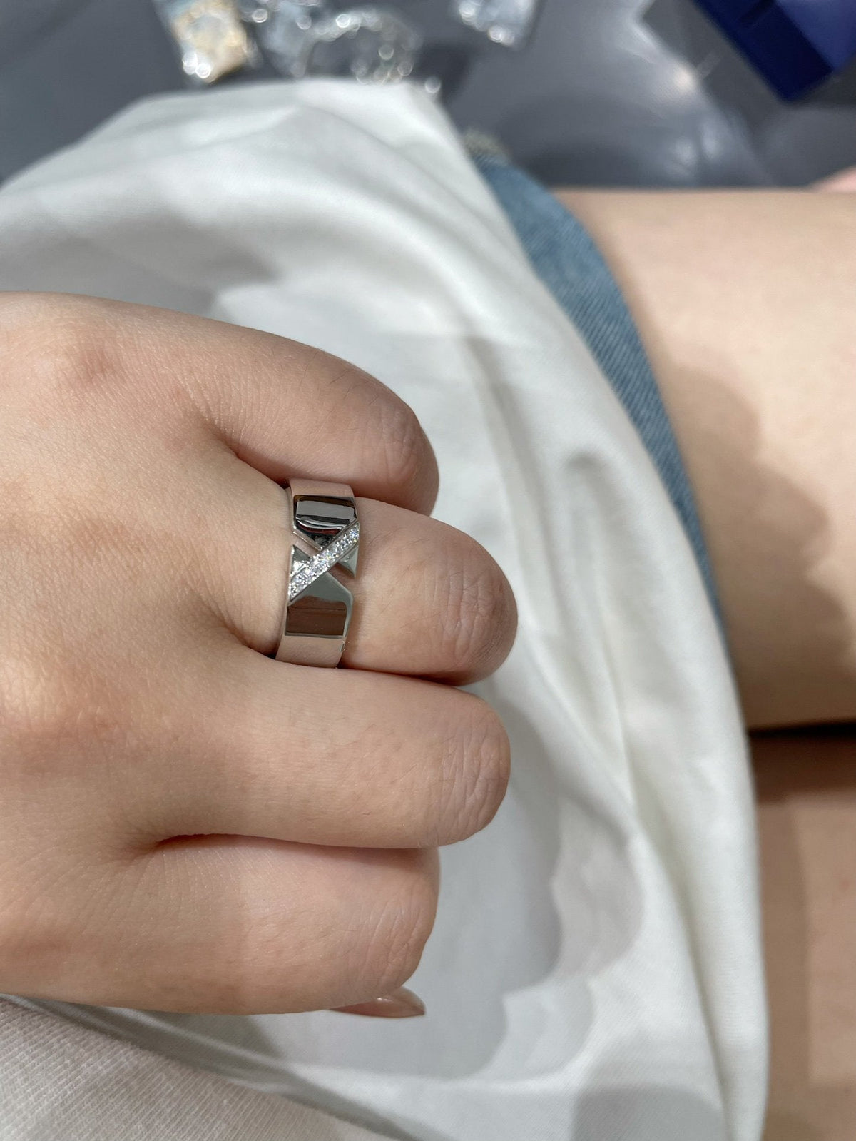 ¡®Aura Jewels¡¯LIENS EVIDENCE DIAOMOND RING