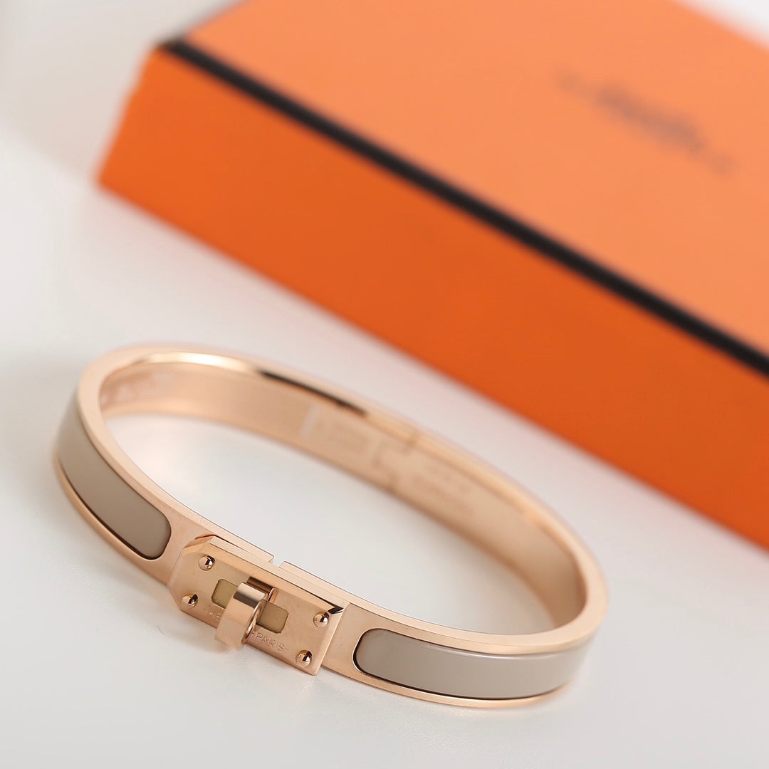 ¡®Aura Jewels¡¯HM KELLY GREY BRACELET