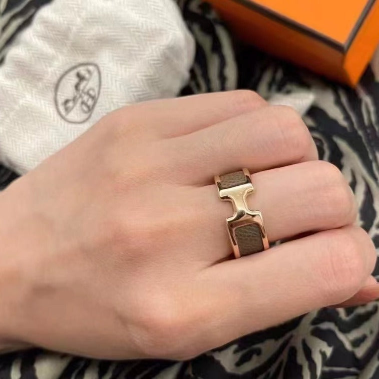 ¡®Aura Jewels¡¯OLYMPE PINK GOLD RING
