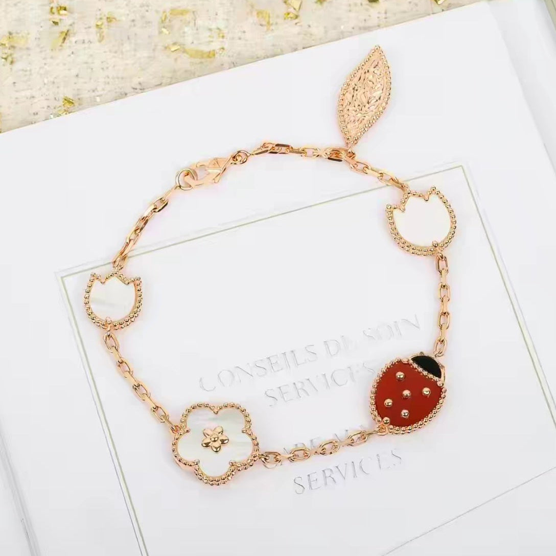 ¡®Aura Jewels¡¯LUCKY SPRING 5 MOTIF BRACELET