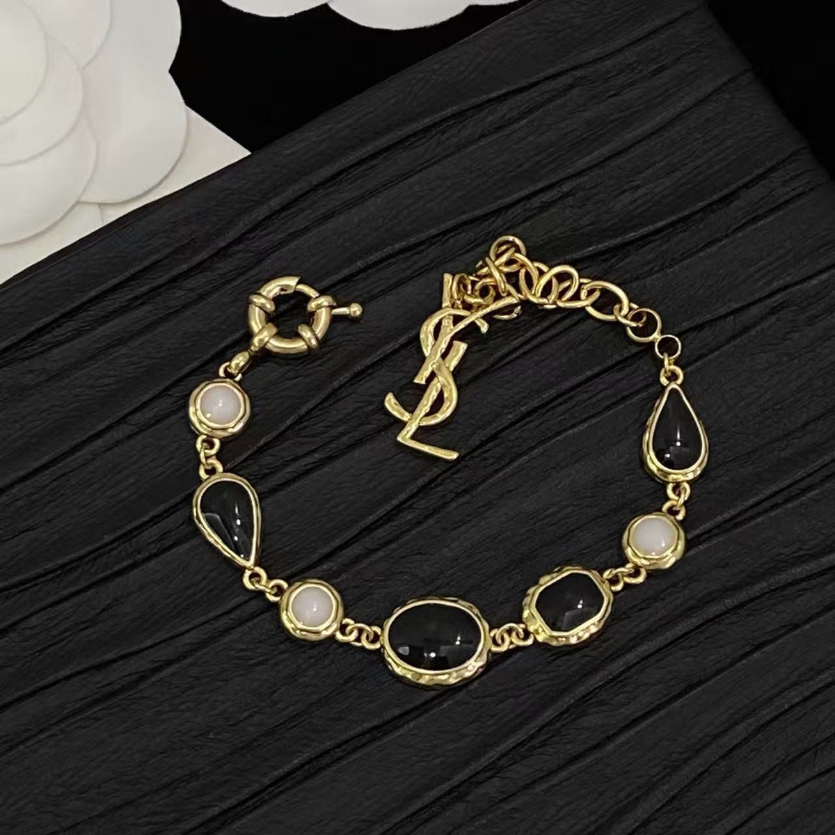 ¡®Aura JewelsCabochon Stone Bracelet