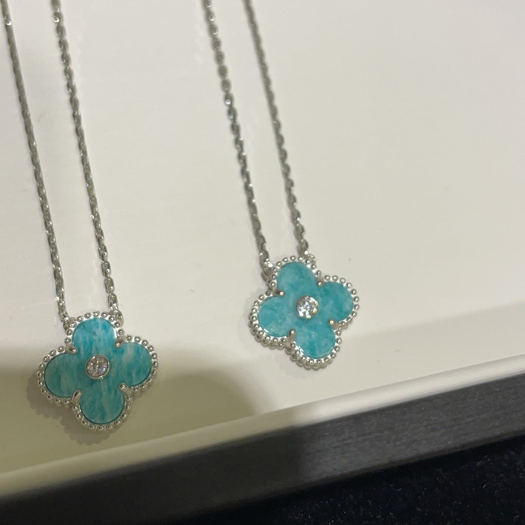 ¡®Aura Jewels¡¯CLOVER 15MM DIAMOND SVRES PORCELAIN NECKLACE SILVER