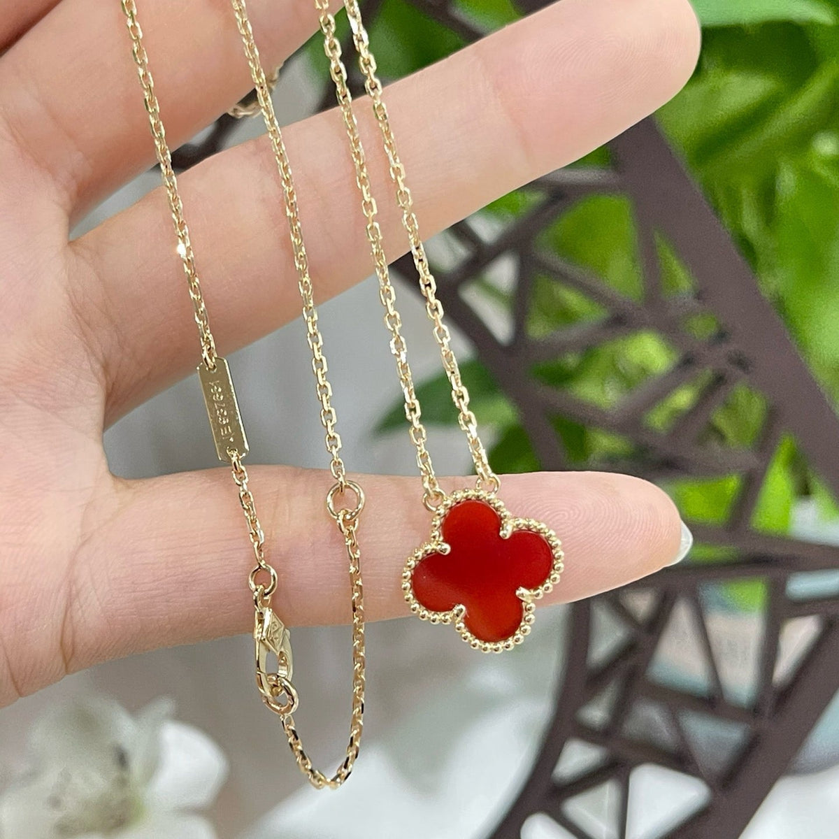 ¡®Aura Jewels¡¯CLOVER 15MM CARNELIAN SINGLE FLOWER NECKLACE
