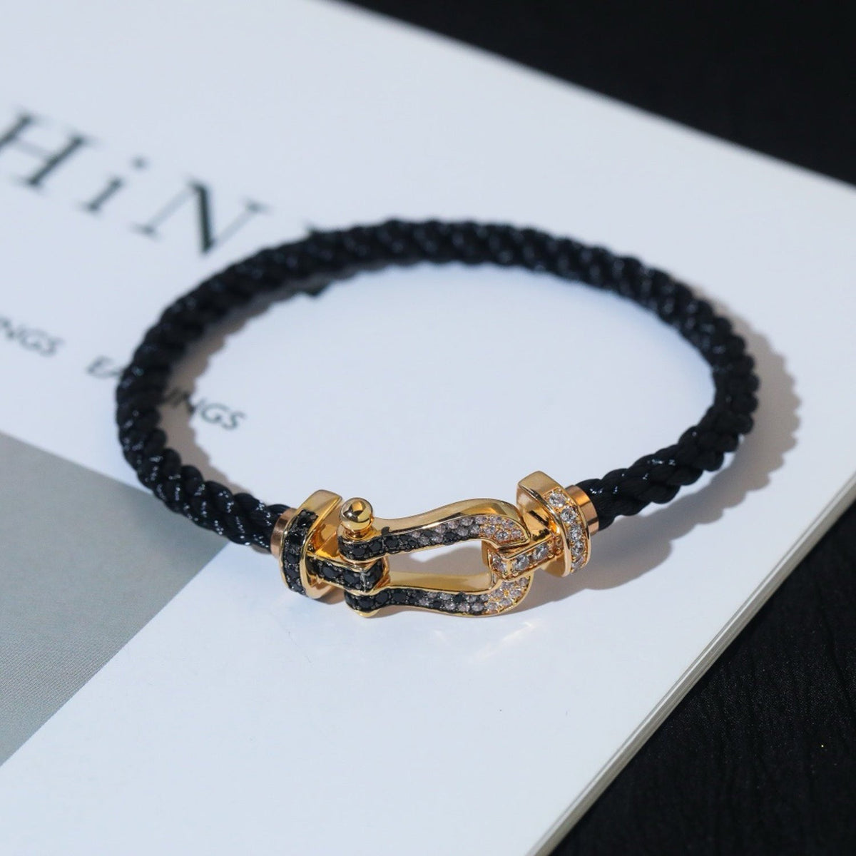¡®Aura Jewels¡¯FORCE LARGE HORSESHOE BLACK WHITE DIAMOND BRACELET SILVER