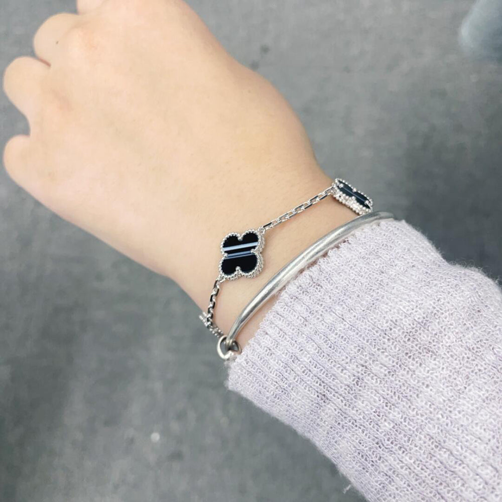 ¡®Aura Jewels¡¯CLOVER 5 MOTIF VEINED ONYX BRACELET SILVER