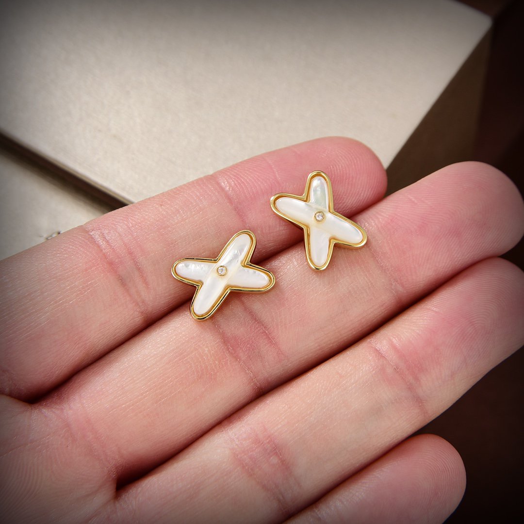 ¡®Aura Jewels¡¯JEUX DE WHITE MOP GOLD DIAMOND EARRINGS