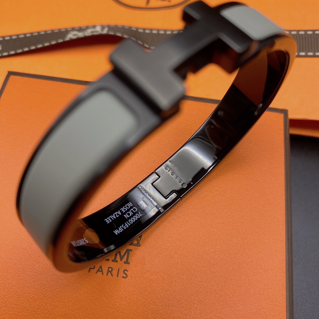 ¡®Aura Jewels¡¯CLIC HM SO BLACK GREY BRACELET