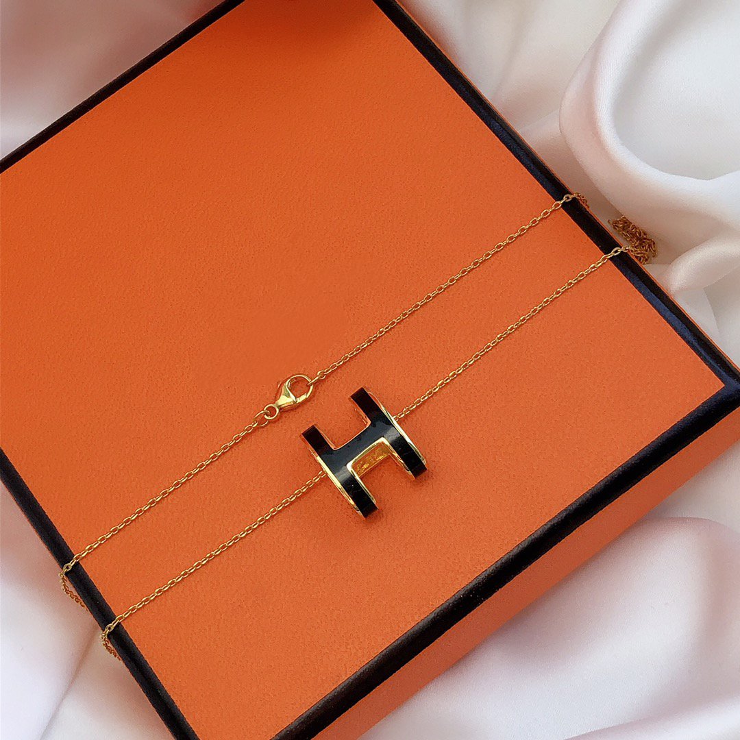 ¡®Aura Jewels¡¯HM CLIC BLACK ENAMEL GOLD NECKLACE