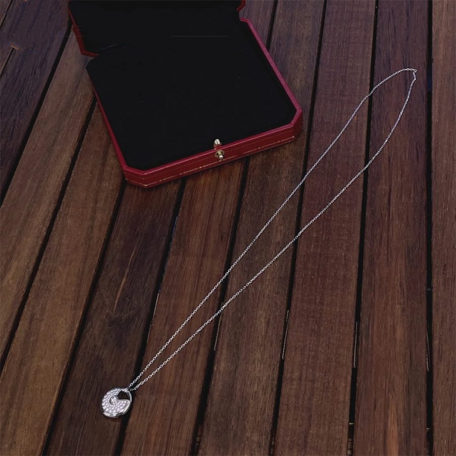 ¡®Aura Jewels¡¯AMULETTE SILVER FULL DIAMOND NECKLACE