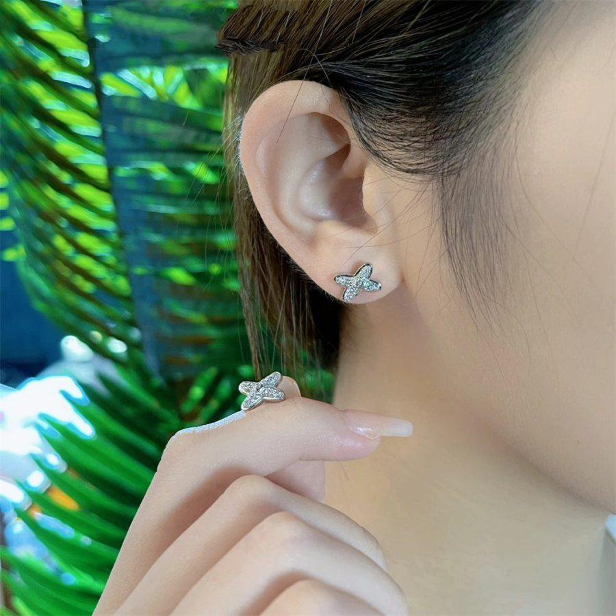 ¡®Aura Jewels¡¯JEUX DE SILVER DIAMOND EARRINGS