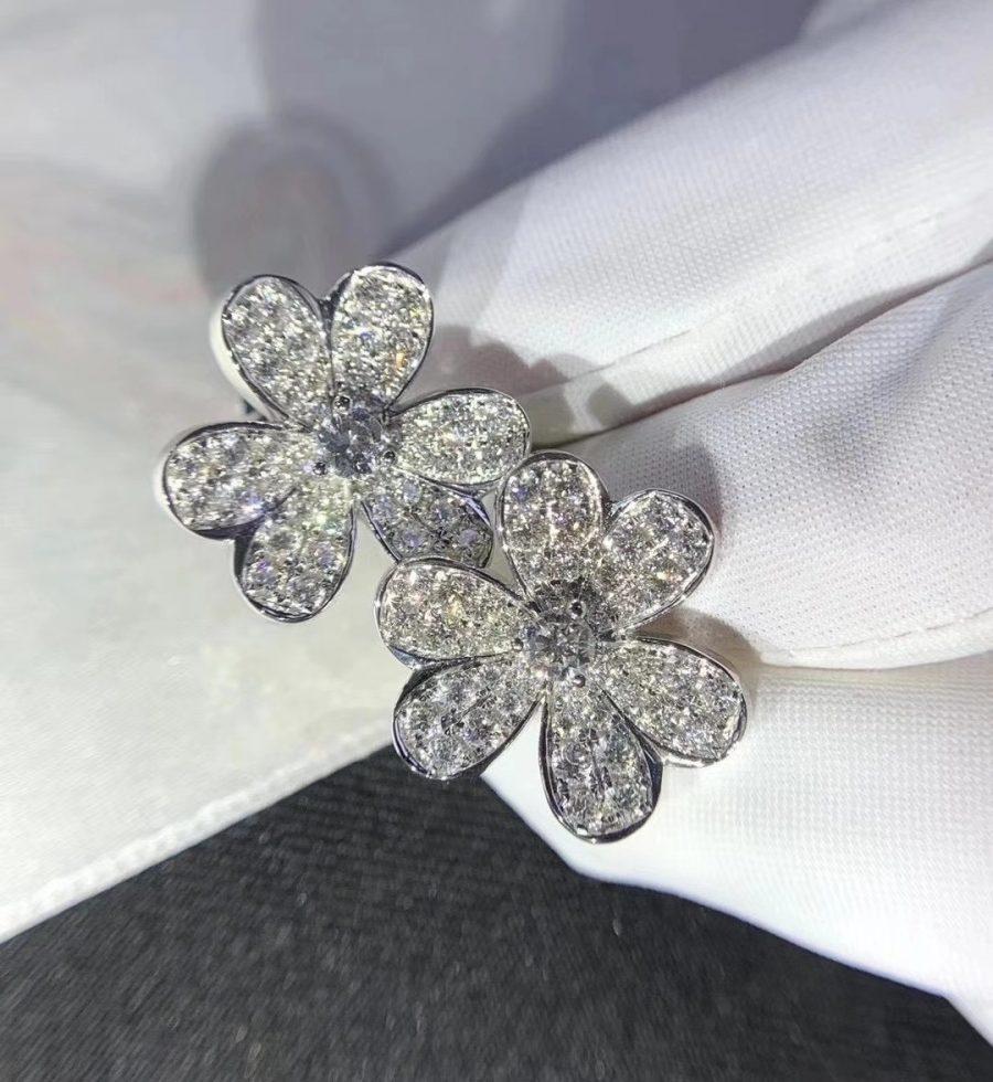¡®Aura Jewels¡¯FRIVOLE SILVER FLOWER DIAMOND EARRINGS