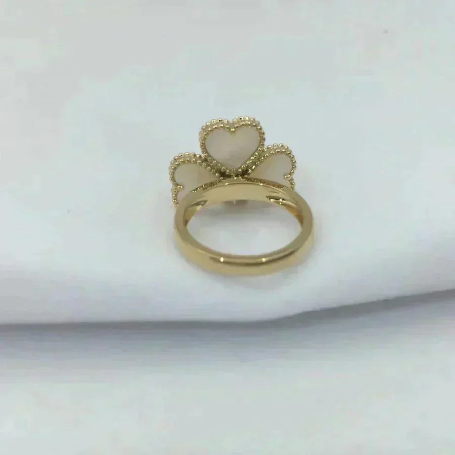 ¡®Aura Jewels¡¯SWEET CLOVER WHITE MOP RING