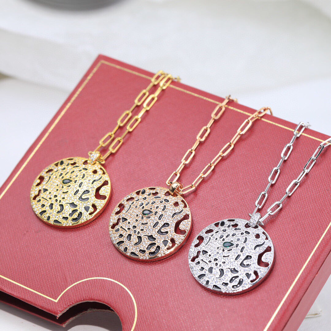 ¡®Aura Jewelry¡¯Openwork Round Pendant Necklace