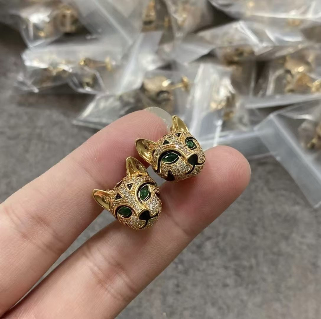 ¡®Aura Jewelry¡¯ Panther Face Stud Earrings