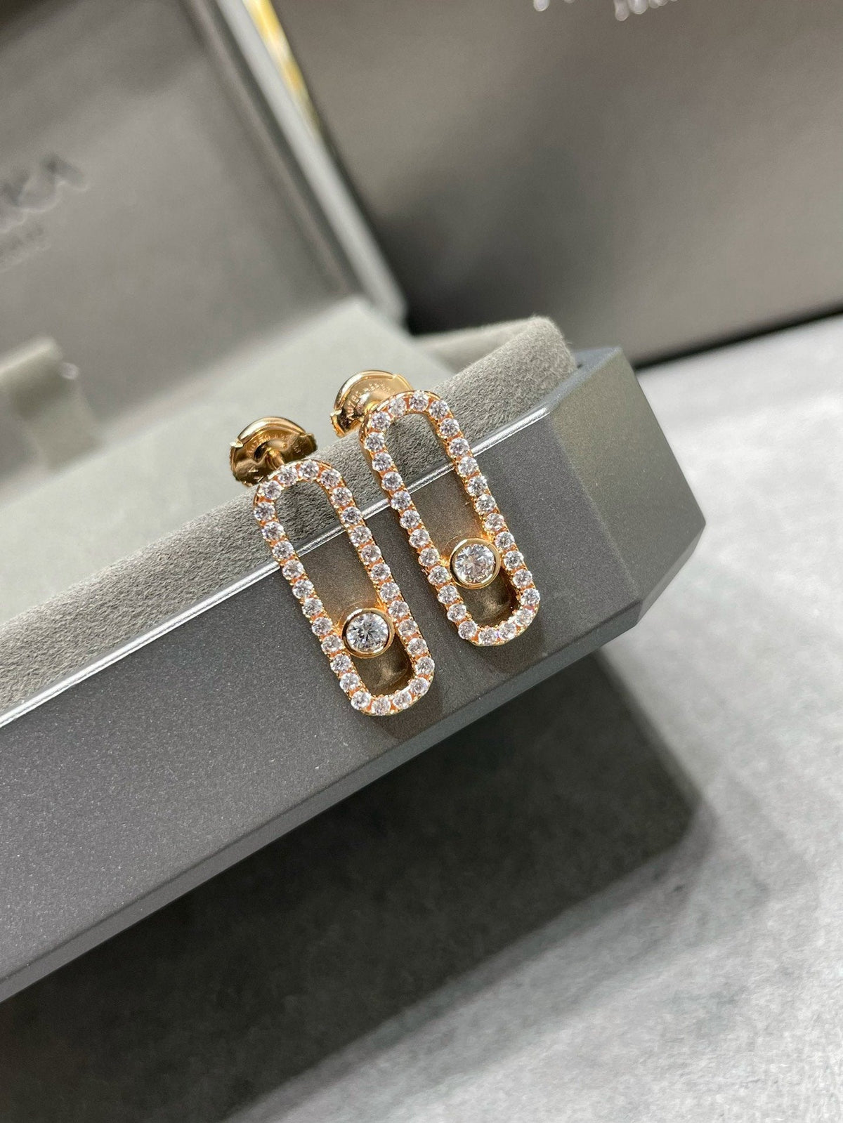 [Aura Jewels]MOVE UNO STUD DIAMOND PAVED EARRINGS