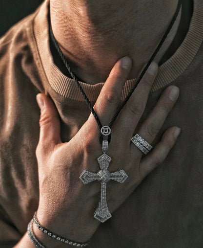 ¡®Aura Jewelry¡¯Pave Cross Pendant Necklace