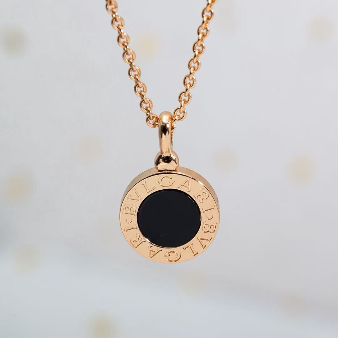 [Aura Jewelry] T  Round Double-Sided Mother-of-Pearl Necklace