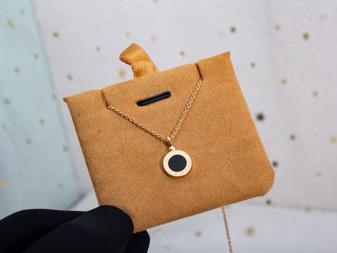 [Aura Jewelry] T  Round Double-Sided Mother-of-Pearl Necklace
