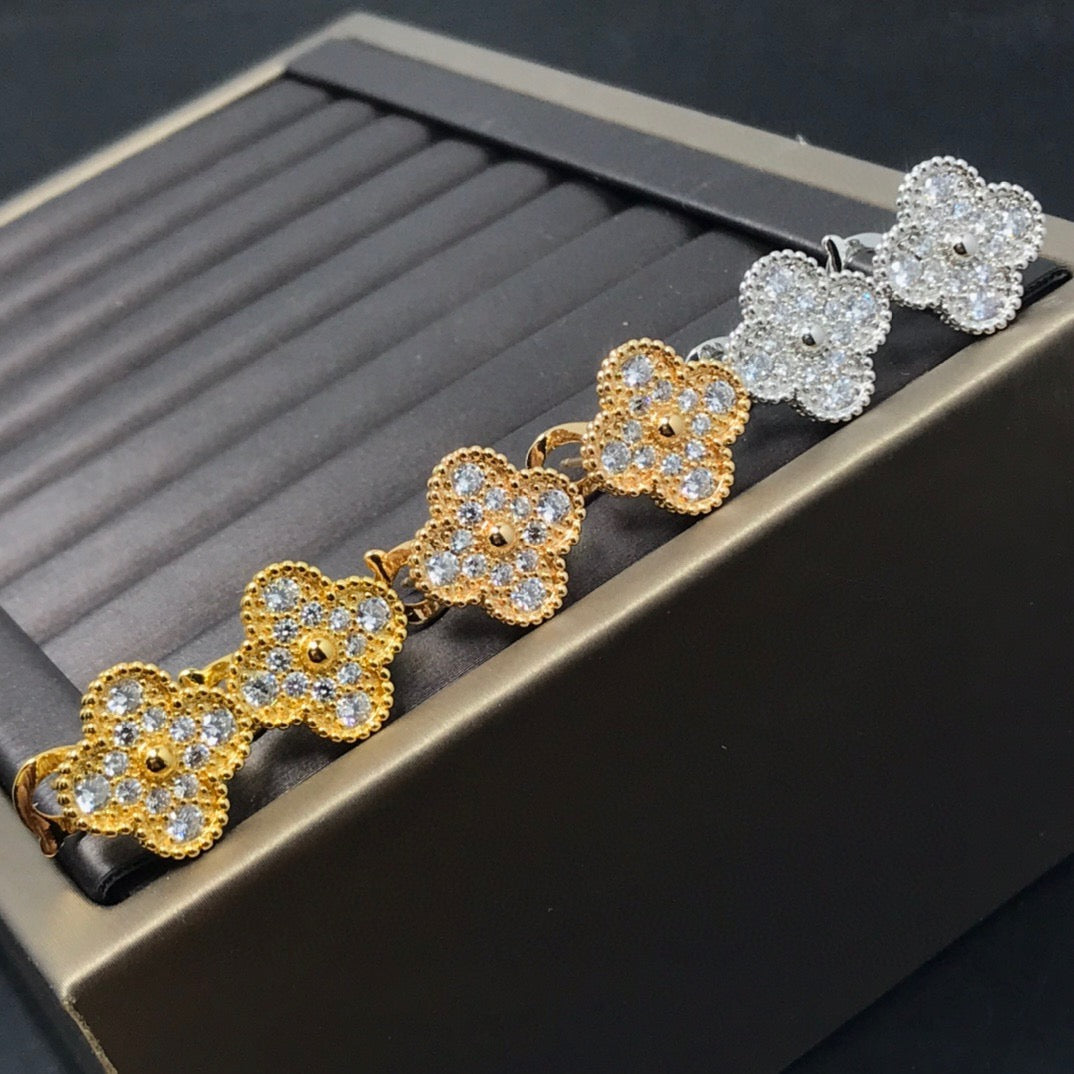 ¡®Aura Jewelry¡¯Full Pave Clover Stud Earrings