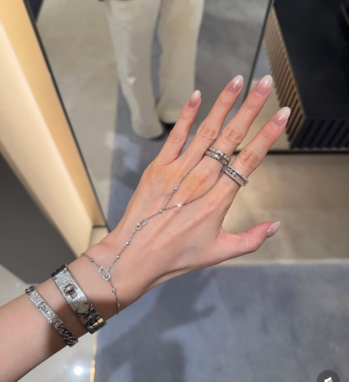 [Aura Jewelry] Flexible Arm Chain Bracelet with Sliding Diamonds