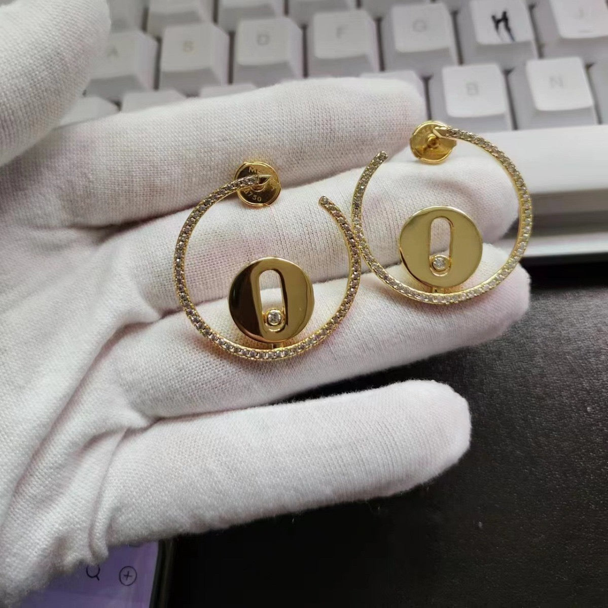 [Aura Jewelry] Move Hoop Earrings, Yellow Gold Pave Diamonds with Moving Diamond