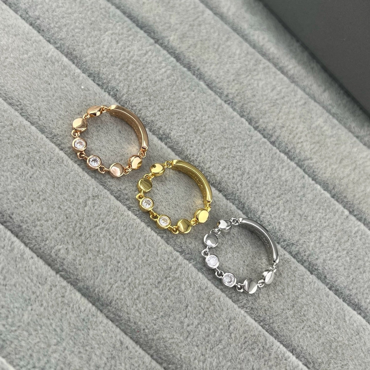 [Aura Jewelry]Move Link Chain Ring with Two Moving Diamonds