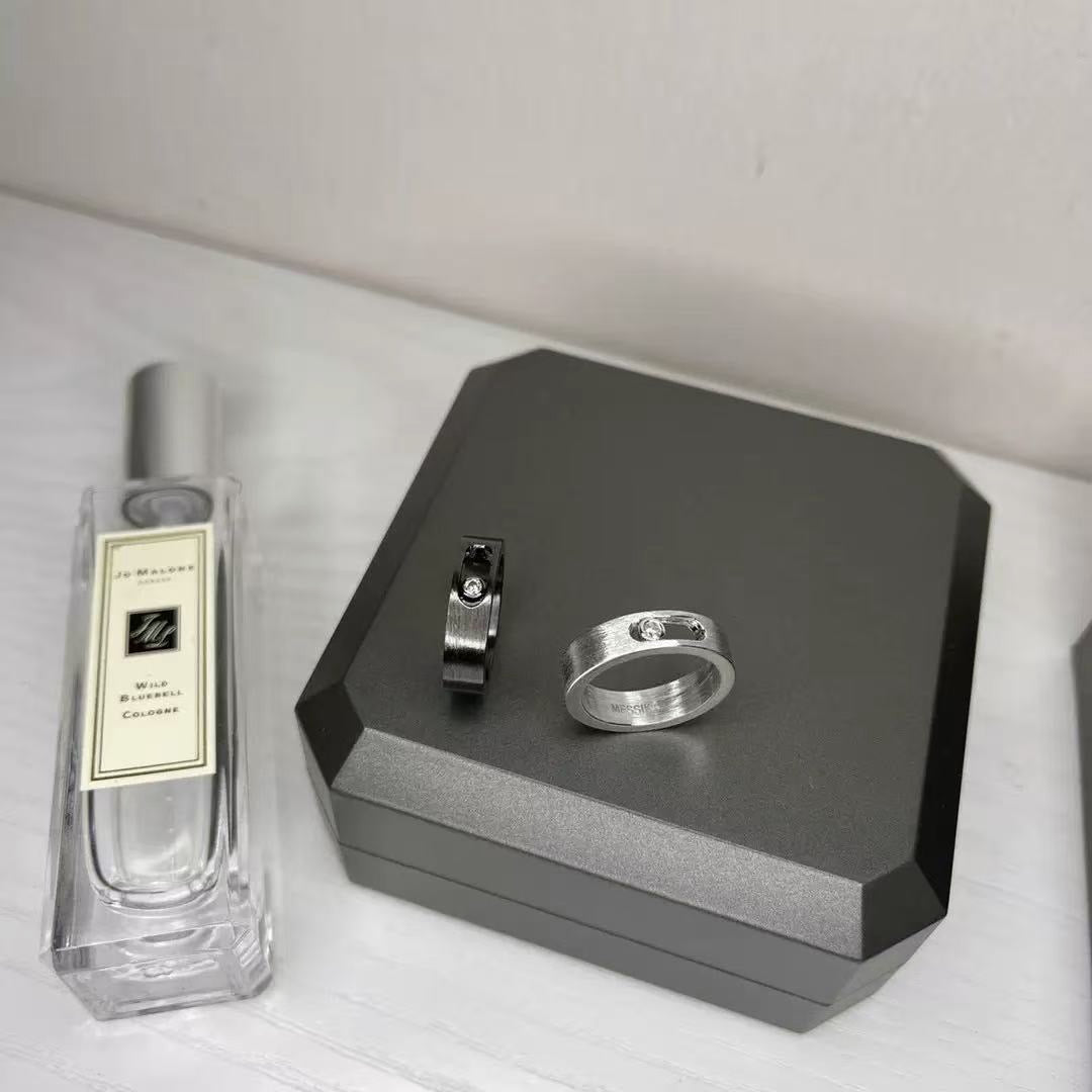 [Aura Jewelry]Black Titanium Ring with Single Sliding Diamond (Men's Style)