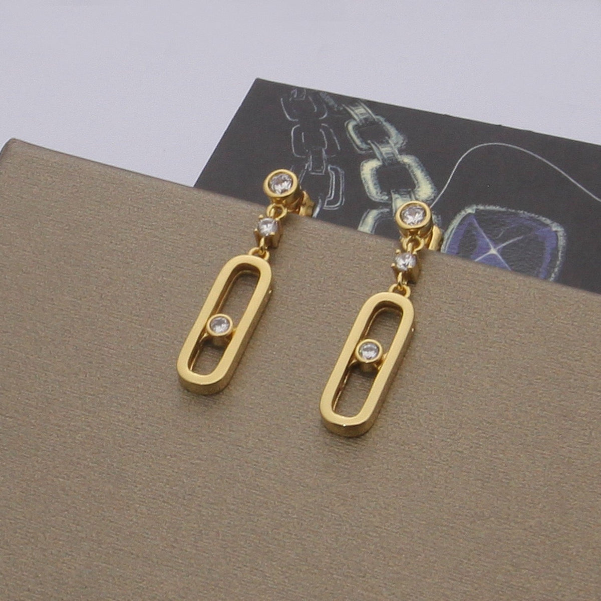 [Aura Jewelry] Move Uno Drop Earrings, Movable Stone