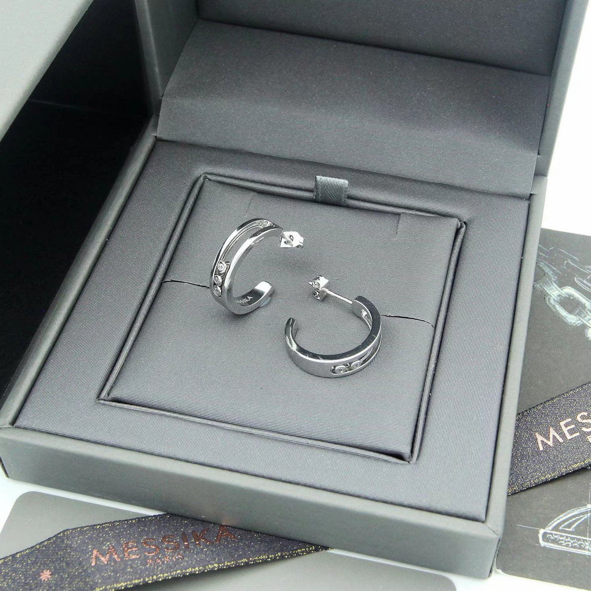 [Aura Jewelry] Move Double Hoop Earrings, 3 Movable Stones