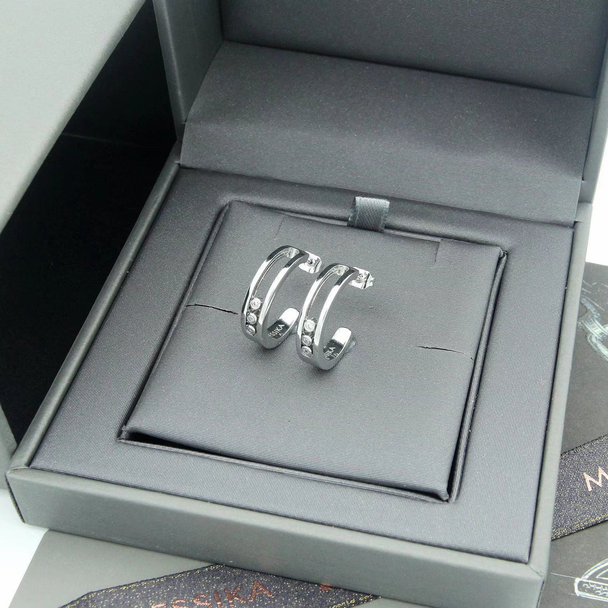 [Aura Jewelry] Move Double Hoop Earrings, 3 Movable Stones