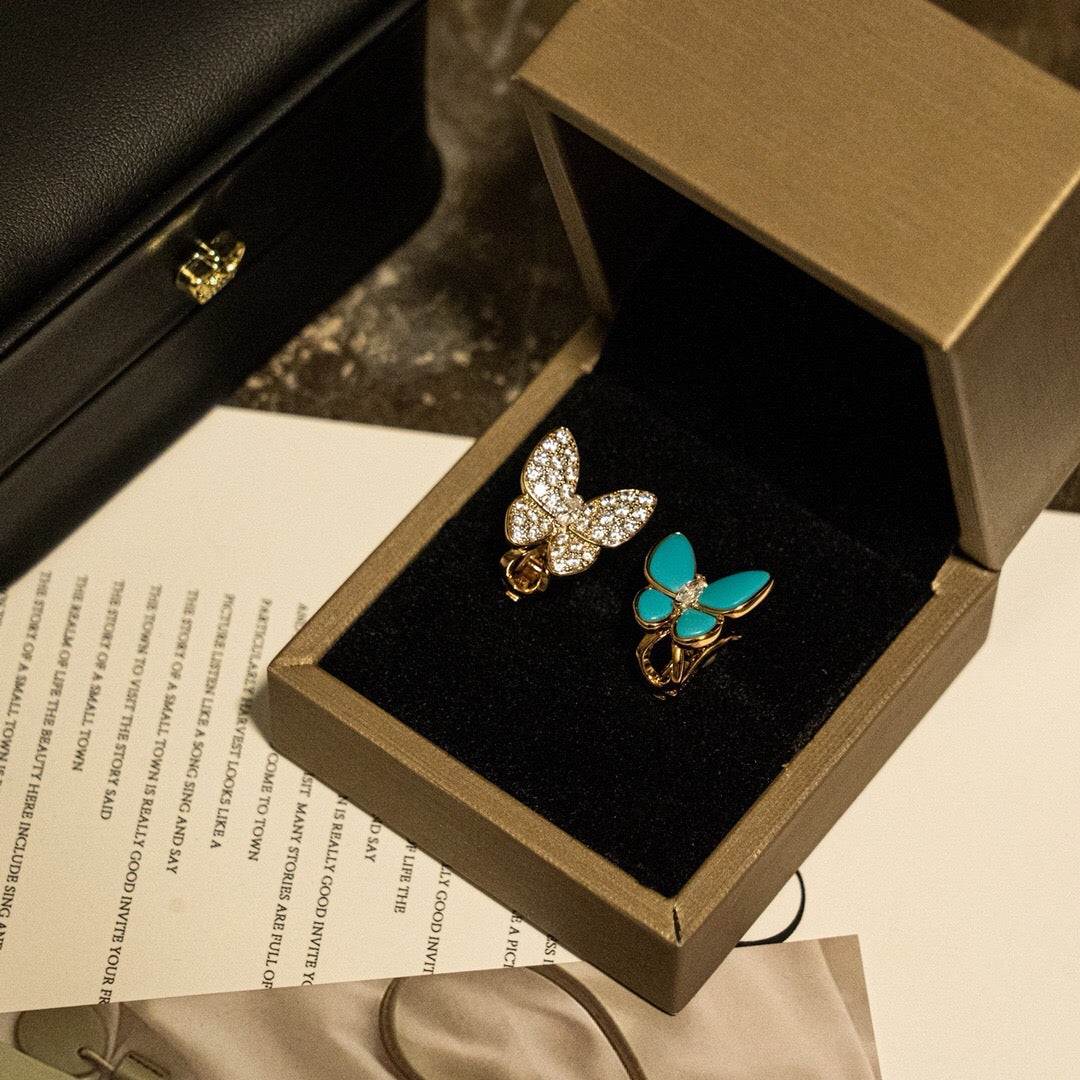 ¡®AuraJewelry¡¯Asymmetrical Butterfly Earclips