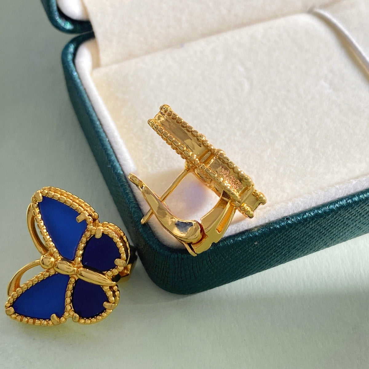 ¡®AuraJewelry¡¯ Sweet Alhambra Butterfly Earstuds, Blue Chalcedony