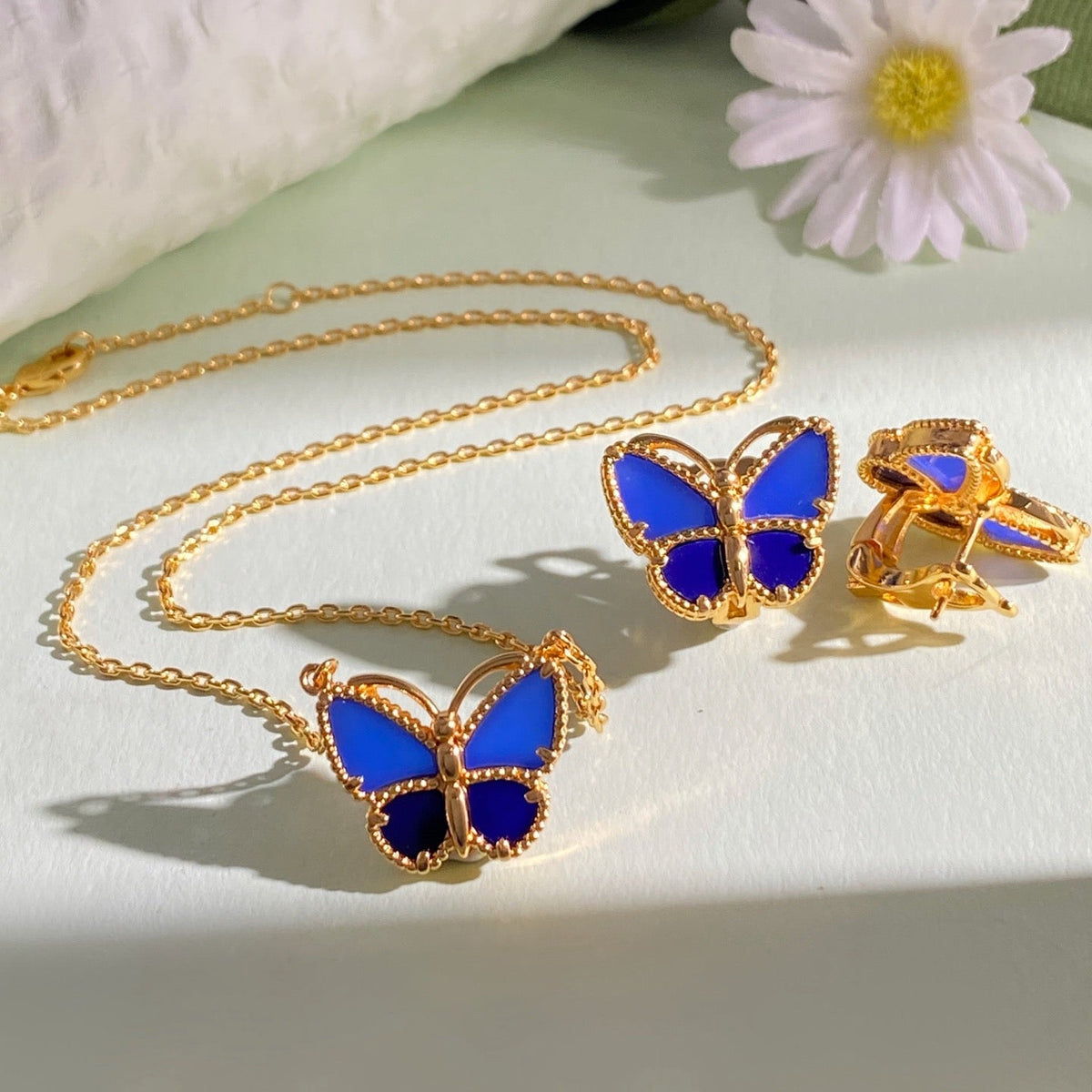 ¡®AuraJewelry¡¯ Sweet Alhambra Butterfly Earstuds, Blue Chalcedony