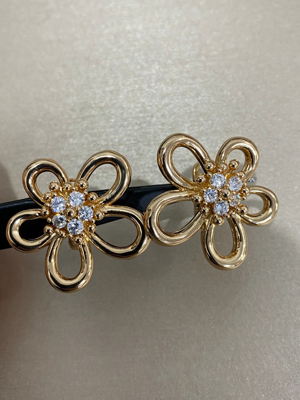 [AuraJewelry]Flowerlace Stud Earrings,