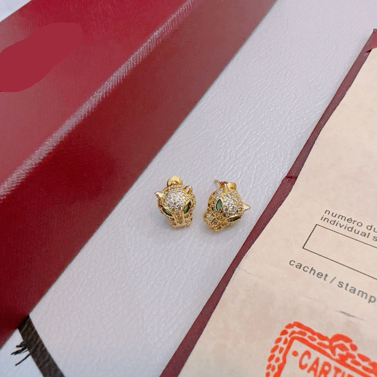 ¡®AuraJewelry¡¯Full‑Pavé Diamond Panther‑Head Stud Earrings（副本）