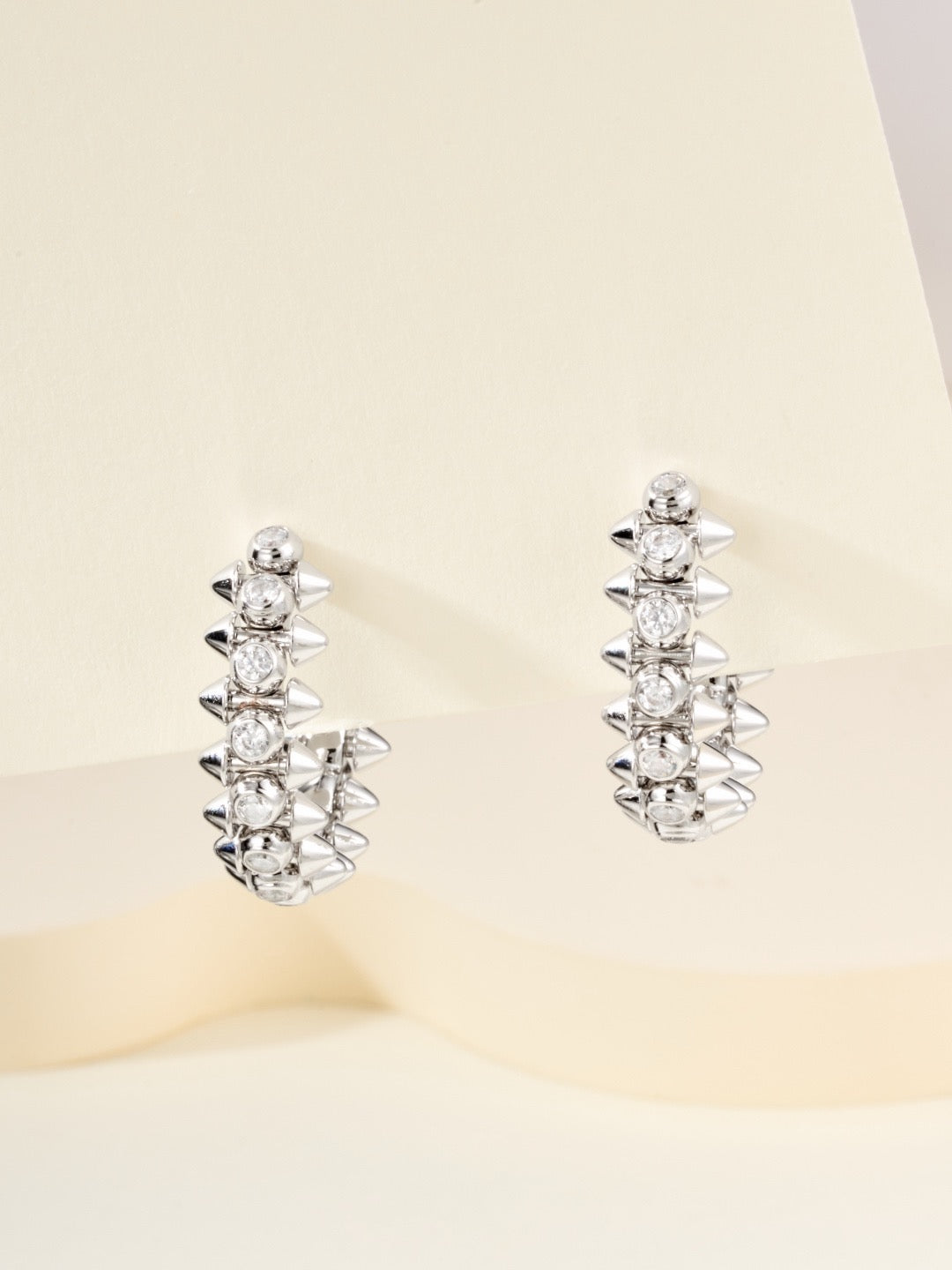 ¡®AuraJewelry¡¯Clash‑de  Spiked Diamond Earrings