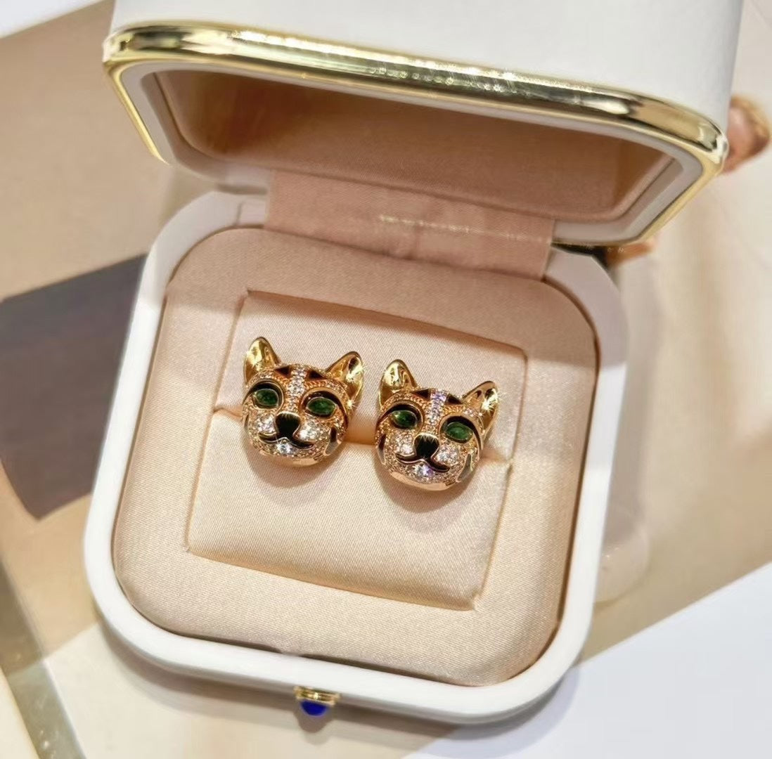 ¡®Aura Jewelry¡¯ Panther Face Stud Earrings