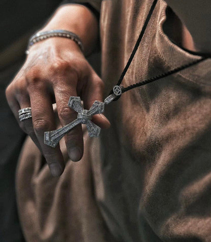 ¡®Aura Jewelry¡¯Pave Cross Pendant Necklace
